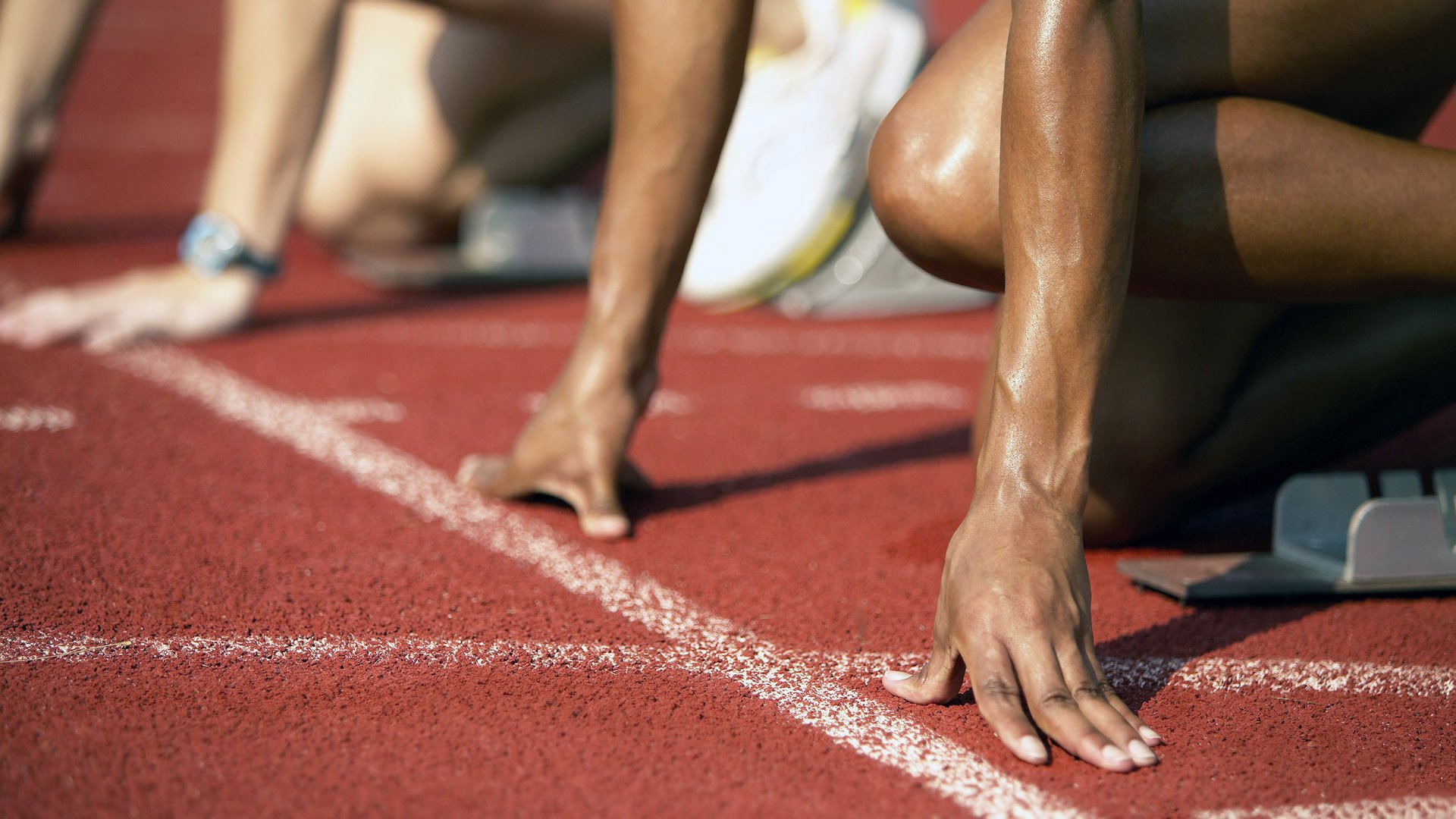 赛道与球场，当F1年度争冠之夜遇见坎特的生涯之夜