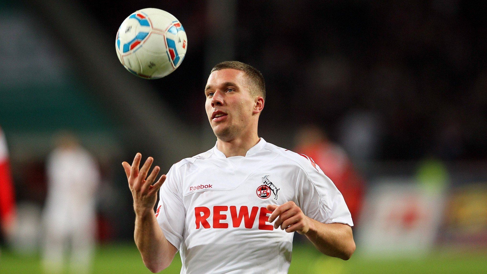 劳塔罗统治级数据引爆热议，爱尔兰国家队力克莱比锡红牛背后的战术启示